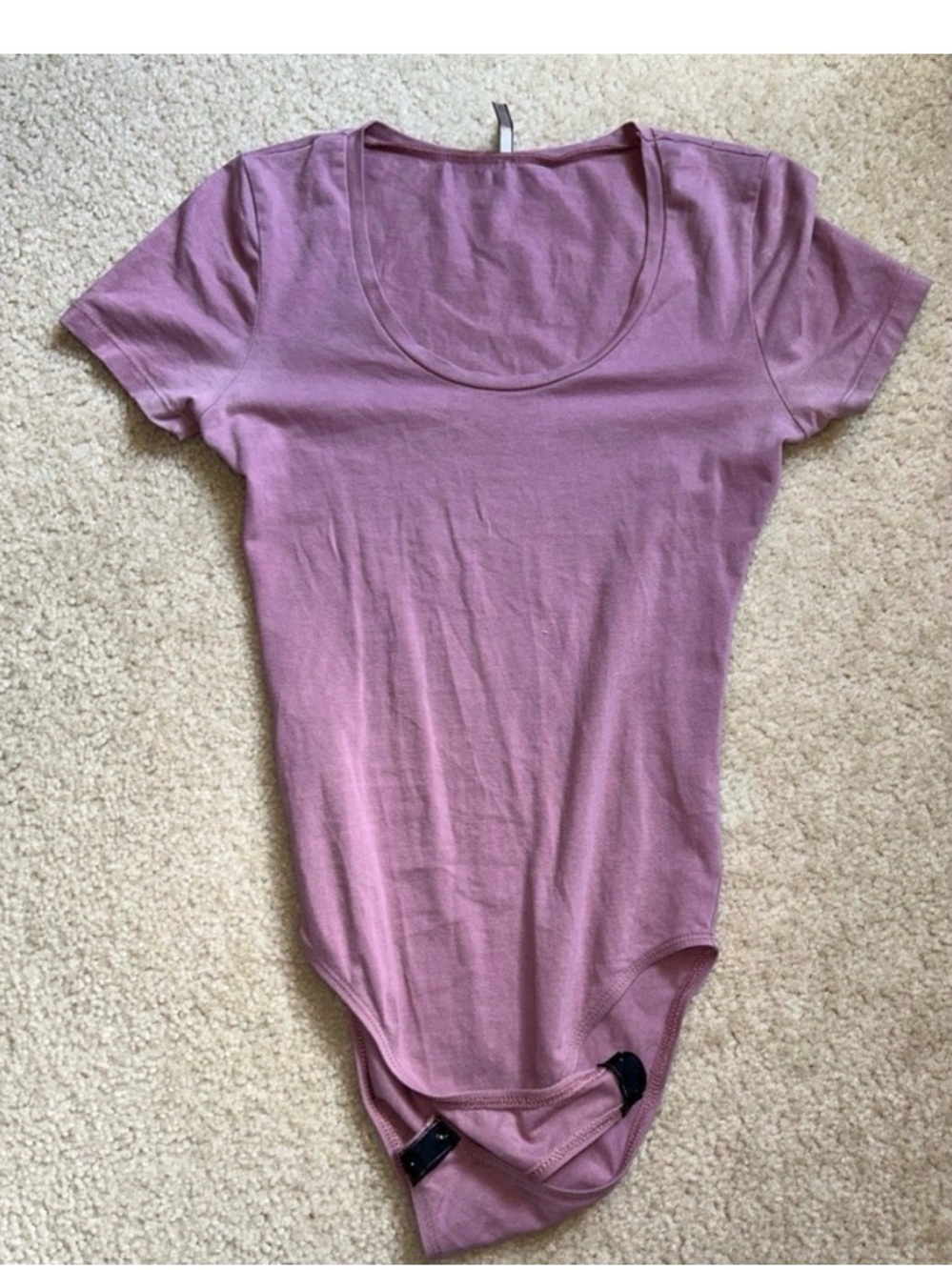 BKE Women’s Scoop Neck Bodysuit in Mauve Pink